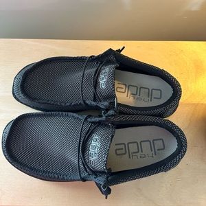 Hey Dudes- Wally Sox Black